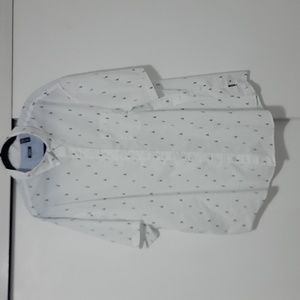 IZOD BUTTON DOWN CASUAL SHIRT.